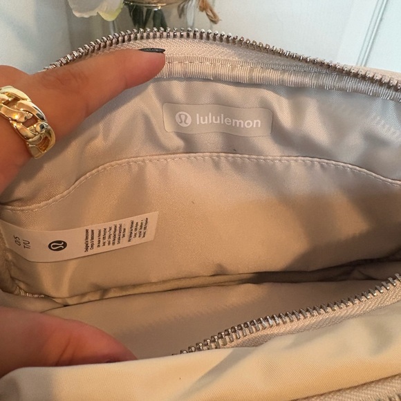 lululemon White Crossbody Bag - Picture 5 of 6